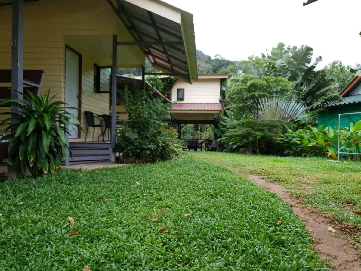 Family Huts Hotel Koh Chang Exterior photo